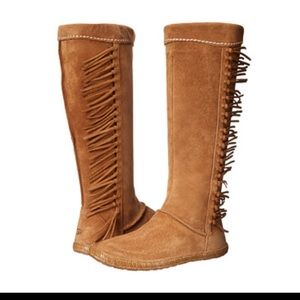 UGG Mammoth suede fringe boot in brown size 8.5